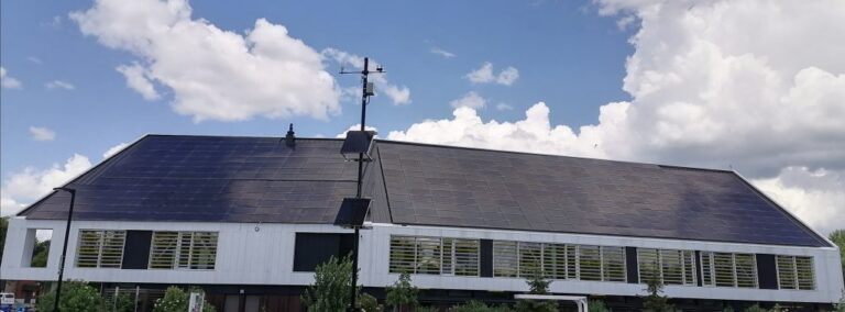 south facing bipv roof 1024x379